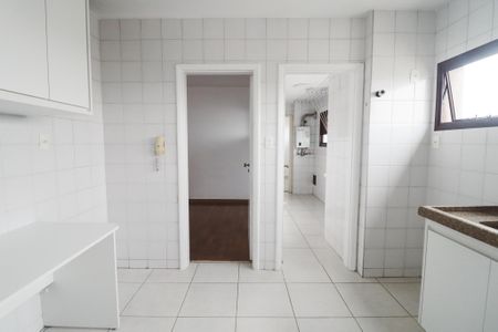 Apartamento à venda com 156m², 4 quartos e 3 vagas Apartamento à venda com 156m², 4 quartos e 3 vagasCozinha