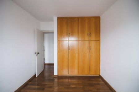 Apartamento à venda com 156m², 4 quartos e 3 vagas Apartamento à venda com 156m², 4 quartos e 3 vagasQuarto 1