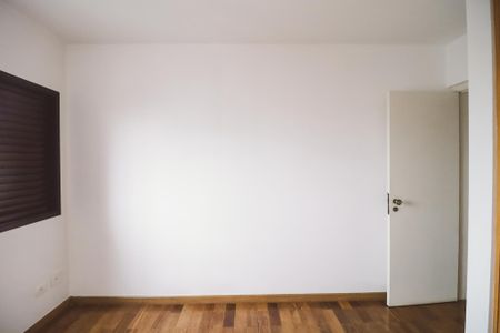 Apartamento à venda com 156m², 4 quartos e 3 vagas Apartamento à venda com 156m², 4 quartos e 3 vagasQuarto 1