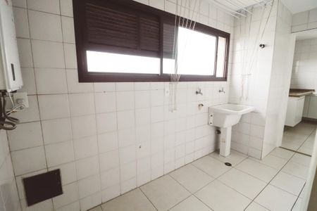 Apartamento à venda com 156m², 4 quartos e 3 vagas Apartamento à venda com 156m², 4 quartos e 3 vagasÁrea de Serviço