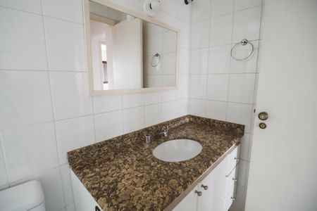 Apartamento à venda com 156m², 4 quartos e 3 vagas Apartamento à venda com 156m², 4 quartos e 3 vagasBanheiro
