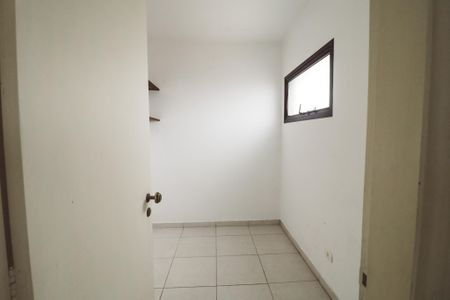 Apartamento à venda com 156m², 4 quartos e 3 vagas Apartamento à venda com 156m², 4 quartos e 3 vagasQuarto de Serviço