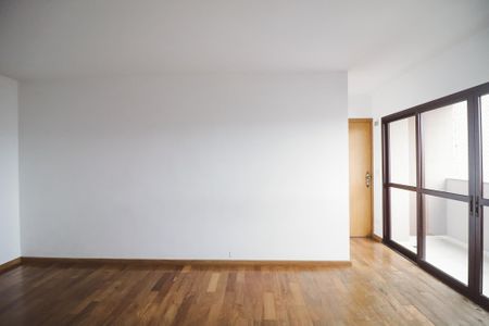 Apartamento à venda com 156m², 4 quartos e 3 vagas Apartamento à venda com 156m², 4 quartos e 3 vagasSala