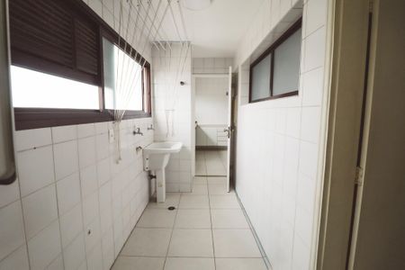 Apartamento à venda com 156m², 4 quartos e 3 vagas Apartamento à venda com 156m², 4 quartos e 3 vagasÁrea de Serviço