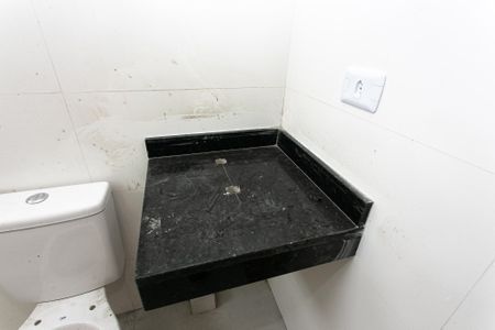 Banheiro de kitnet/studio à venda com 0 quarto, 45m² em Vila Dalila, São Paulo