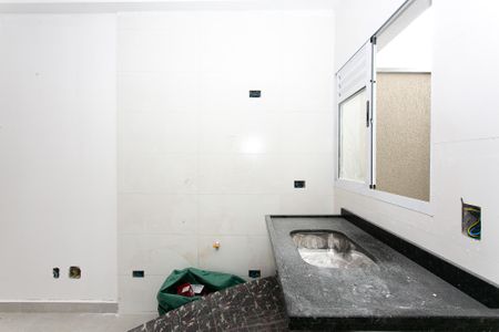 Cozinha de apartamento para alugar com 2 quartos, 45m² em Vila Dalila, São Paulo