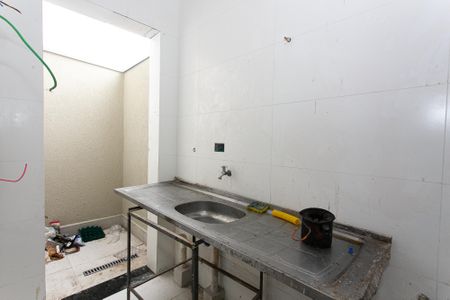 Cozinha e Área de Serviço de apartamento para alugar com 2 quartos, 45m² em Vila Dalila, São Paulo