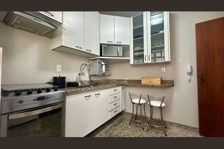 Apartamento à venda com 95m², 3 quartos e 2 vagas Apartamento à venda com 95m², 3 quartos e 2 vagasCozinha