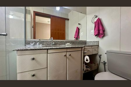 Apartamento à venda com 95m², 3 quartos e 2 vagas Apartamento à venda com 95m², 3 quartos e 2 vagasBanheiro