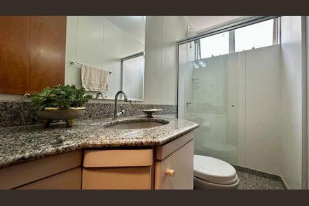 Apartamento à venda com 95m², 3 quartos e 2 vagas Apartamento à venda com 95m², 3 quartos e 2 vagasBanheiro