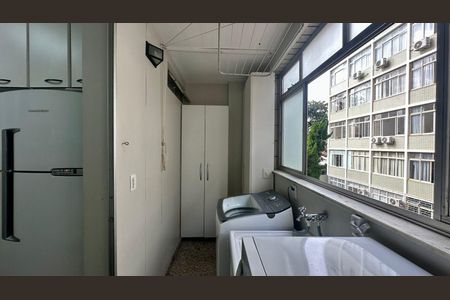 Apartamento à venda com 95m², 3 quartos e 2 vagas Apartamento à venda com 95m², 3 quartos e 2 vagasÁrea de serviço