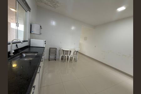 Casa à venda com 39m², 2 quartos e 1 vaga Casa à venda com 39m², 2 quartos e 1 vagaCozinha
