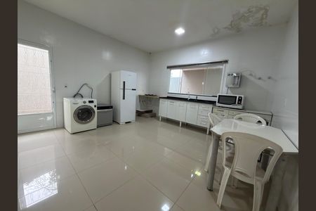 Casa à venda com 39m², 2 quartos e 1 vaga Casa à venda com 39m², 2 quartos e 1 vagaCozinha