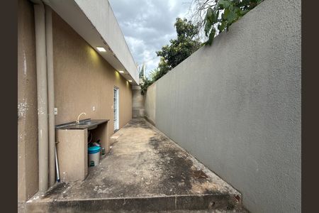 Casa à venda com 39m², 2 quartos e 1 vaga Casa à venda com 39m², 2 quartos e 1 vagaQuintal