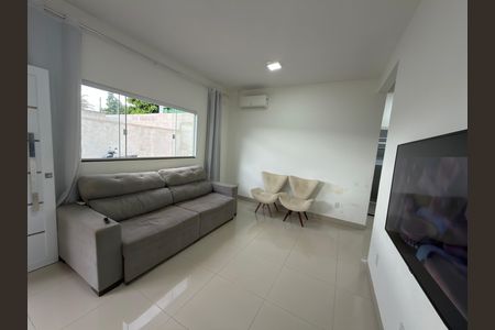 Casa à venda com 39m², 2 quartos e 1 vaga Casa à venda com 39m², 2 quartos e 1 vagaSala