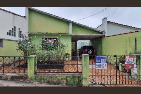 Casa à venda com 159m², 3 quartos e 1 vaga Casa à venda com 159m², 3 quartos e 1 vagaFachada