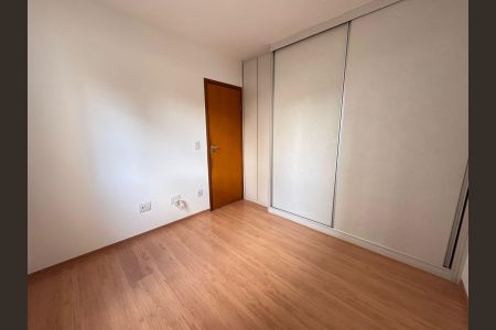 Apartamento à venda com 82m², 3 quartos e 2 vagasQuarto