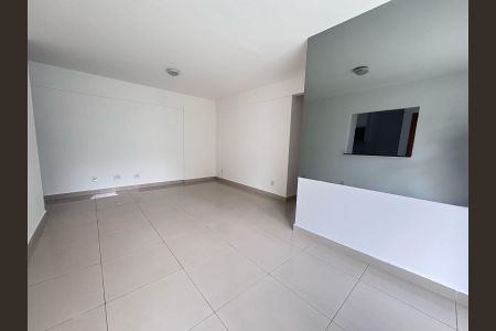 Apartamento à venda com 82m², 3 quartos e 2 vagasSala