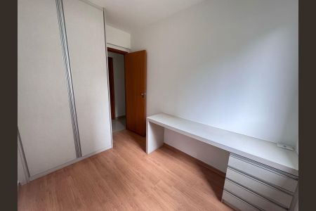 Apartamento à venda com 82m², 3 quartos e 2 vagasQuarto