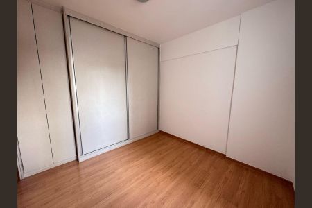 Apartamento à venda com 82m², 3 quartos e 2 vagasQuarto