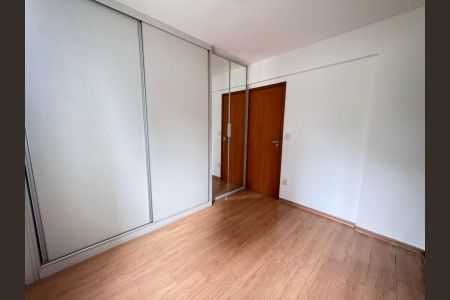 Apartamento à venda com 82m², 3 quartos e 2 vagasQuarto