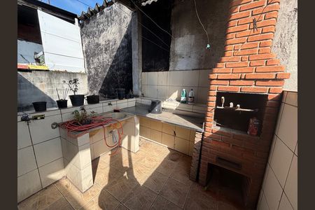 Casa à venda com 130m², 4 quartos e 2 vagas Casa à venda com 130m², 4 quartos e 2 vagasÁrea de Serviço