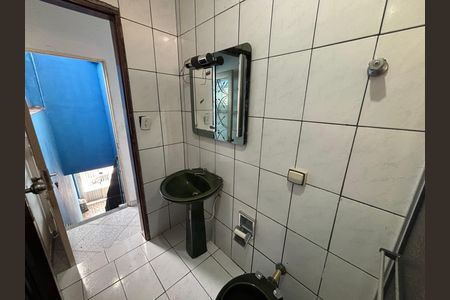 Casa à venda com 130m², 4 quartos e 2 vagas Casa à venda com 130m², 4 quartos e 2 vagasBanheiro