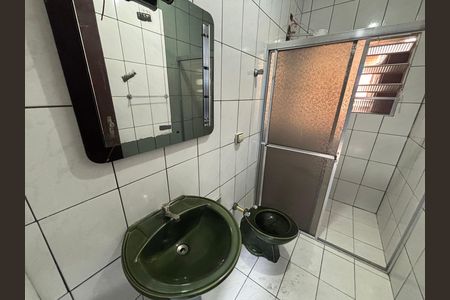 Casa à venda com 130m², 4 quartos e 2 vagas Casa à venda com 130m², 4 quartos e 2 vagasBanheiro