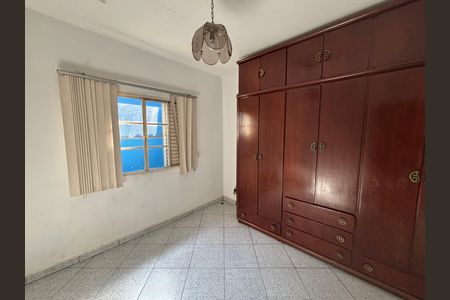 Casa à venda com 130m², 4 quartos e 2 vagas Casa à venda com 130m², 4 quartos e 2 vagasQuarto 1