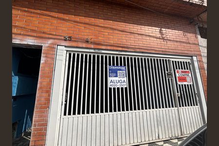 Casa à venda com 130m², 4 quartos e 2 vagas Casa à venda com 130m², 4 quartos e 2 vagasFachada