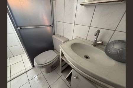 Casa à venda com 130m², 4 quartos e 2 vagas Casa à venda com 130m², 4 quartos e 2 vagasBanheiro da Suíte 1