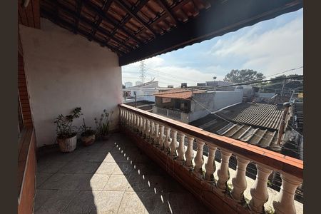 Casa à venda com 130m², 4 quartos e 2 vagas Casa à venda com 130m², 4 quartos e 2 vagasSacada