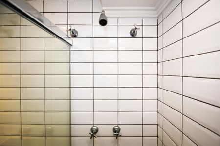 banheiro corredor de apartamento à venda com 2 quartos, 46m² em Cerqueira César, São Paulo