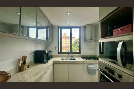 Apartamento à venda com 85m², 3 quartos e 2 vagasCozinha 