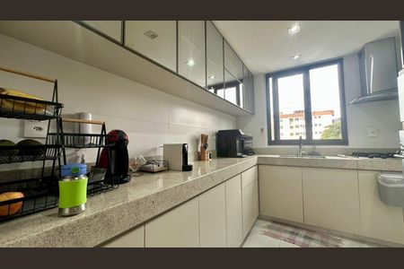 Apartamento à venda com 85m², 3 quartos e 2 vagasCozinha 