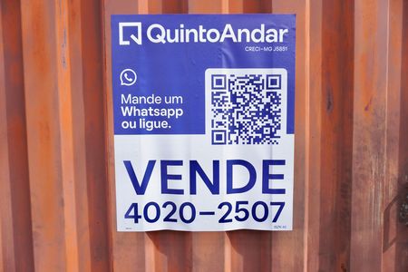 Casa à venda com 300m², 3 quartos e 4 vagas Casa à venda com 300m², 3 quartos e 4 vagasInstalação de placa 5A: Foto 1