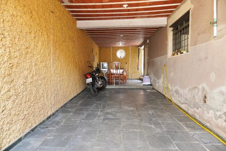 Casa à venda com 300m², 3 quartos e 4 vagas Casa à venda com 300m², 3 quartos e 4 vagasGaragem
