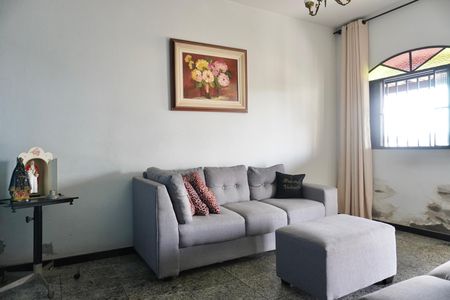Casa à venda com 300m², 3 quartos e 4 vagas Casa à venda com 300m², 3 quartos e 4 vagasSala 1