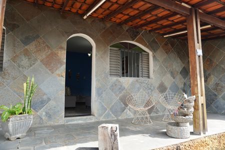 Casa à venda com 300m², 3 quartos e 4 vagas Casa à venda com 300m², 3 quartos e 4 vagasVaranda da sala 1