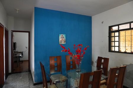 Casa à venda com 300m², 3 quartos e 4 vagas Casa à venda com 300m², 3 quartos e 4 vagasSala de Jantar