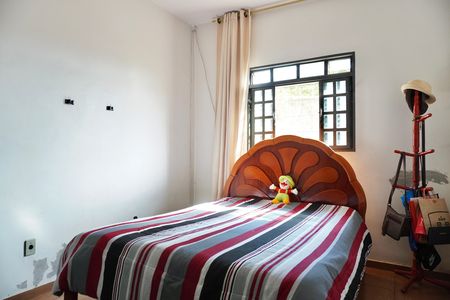 Casa à venda com 300m², 3 quartos e 4 vagas Casa à venda com 300m², 3 quartos e 4 vagasQuarto 1