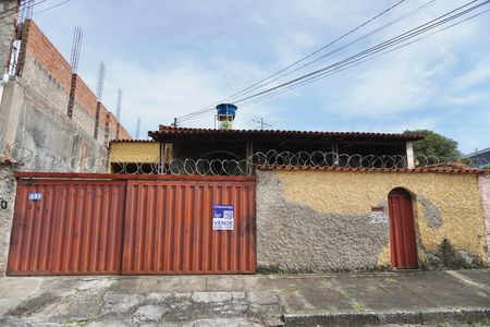 Casa à venda com 300m², 3 quartos e 4 vagas Casa à venda com 300m², 3 quartos e 4 vagasInstalação de placa 5A: Foto 3