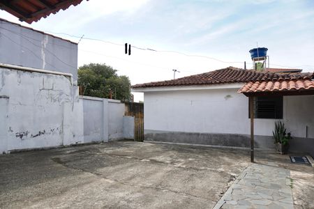 Casa à venda com 300m², 3 quartos e 4 vagas Casa à venda com 300m², 3 quartos e 4 vagasÁrea externa