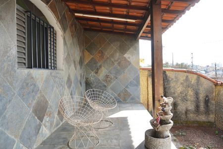 Casa à venda com 300m², 3 quartos e 4 vagas Casa à venda com 300m², 3 quartos e 4 vagasVaranda da sala 1