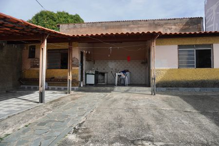 Casa à venda com 300m², 3 quartos e 4 vagas Casa à venda com 300m², 3 quartos e 4 vagasÁrea externa