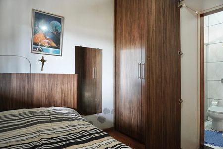 Casa à venda com 300m², 3 quartos e 4 vagas Casa à venda com 300m², 3 quartos e 4 vagasSuíte