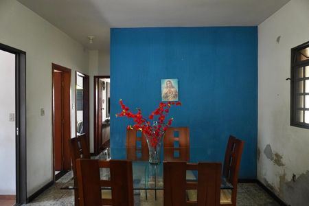 Casa à venda com 300m², 3 quartos e 4 vagas Casa à venda com 300m², 3 quartos e 4 vagasSala de Jantar