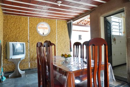Casa à venda com 300m², 3 quartos e 4 vagas Casa à venda com 300m², 3 quartos e 4 vagasSala externa