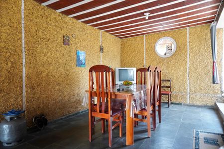 Casa à venda com 300m², 3 quartos e 4 vagas Casa à venda com 300m², 3 quartos e 4 vagasSala externa