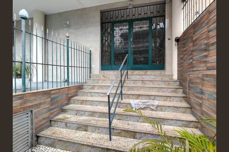 Apartamento à venda com 60m², 2 quartos e sem vagaFachada e portaria